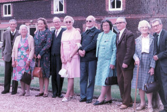 Seniors Group outing to Sandringham - 1982